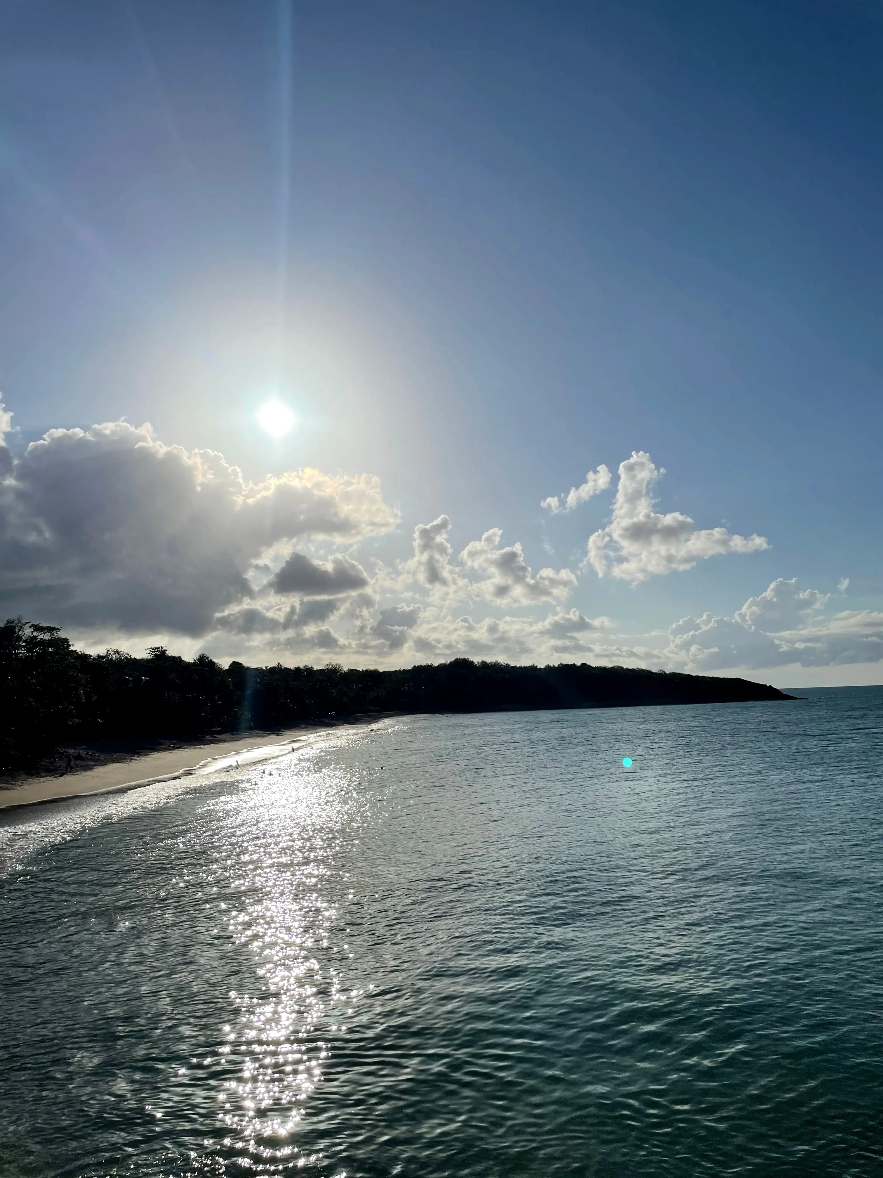 La baie au soleil haut